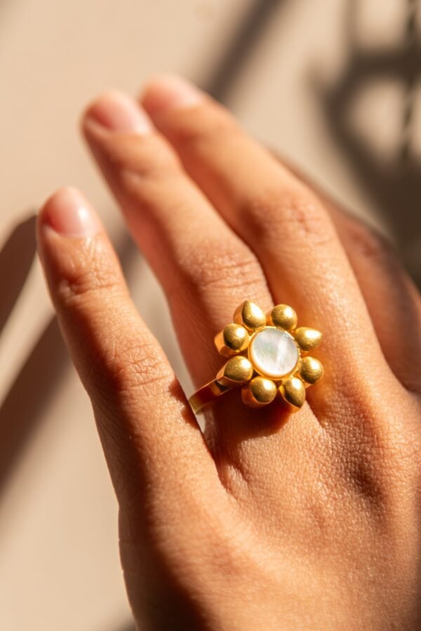 Gold Flower MOP ring